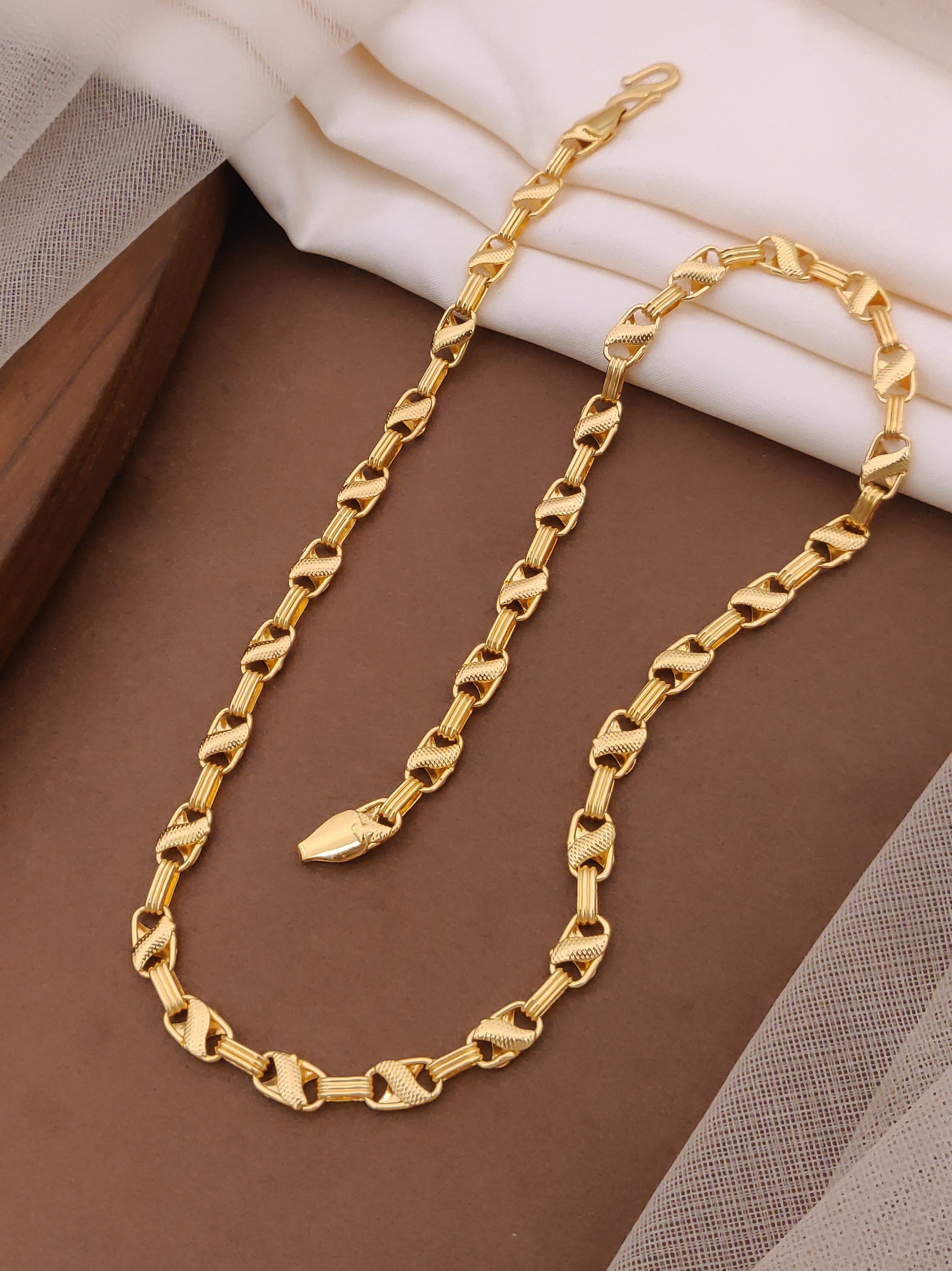 Golden Link Lotus Design High Gold Waterproof Chain For Men & Boys