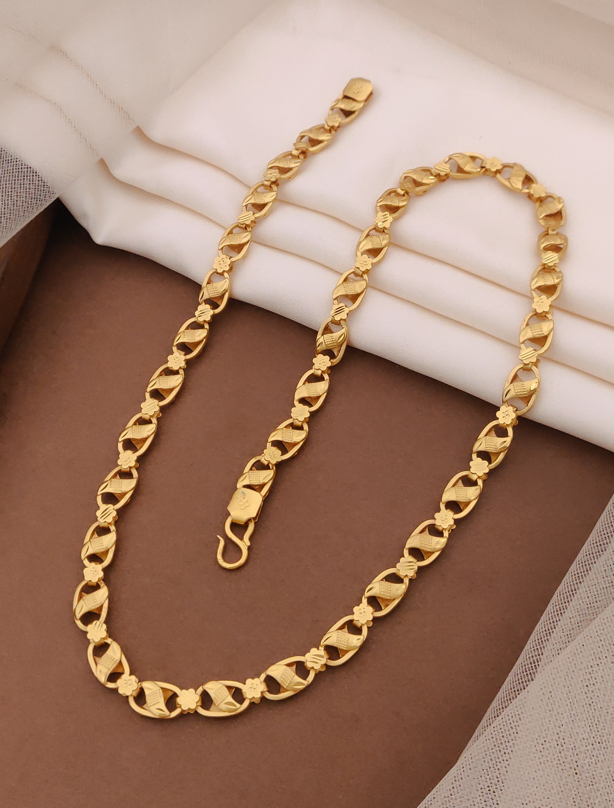 Classical Oval with Star Design Kadi Chain For Men