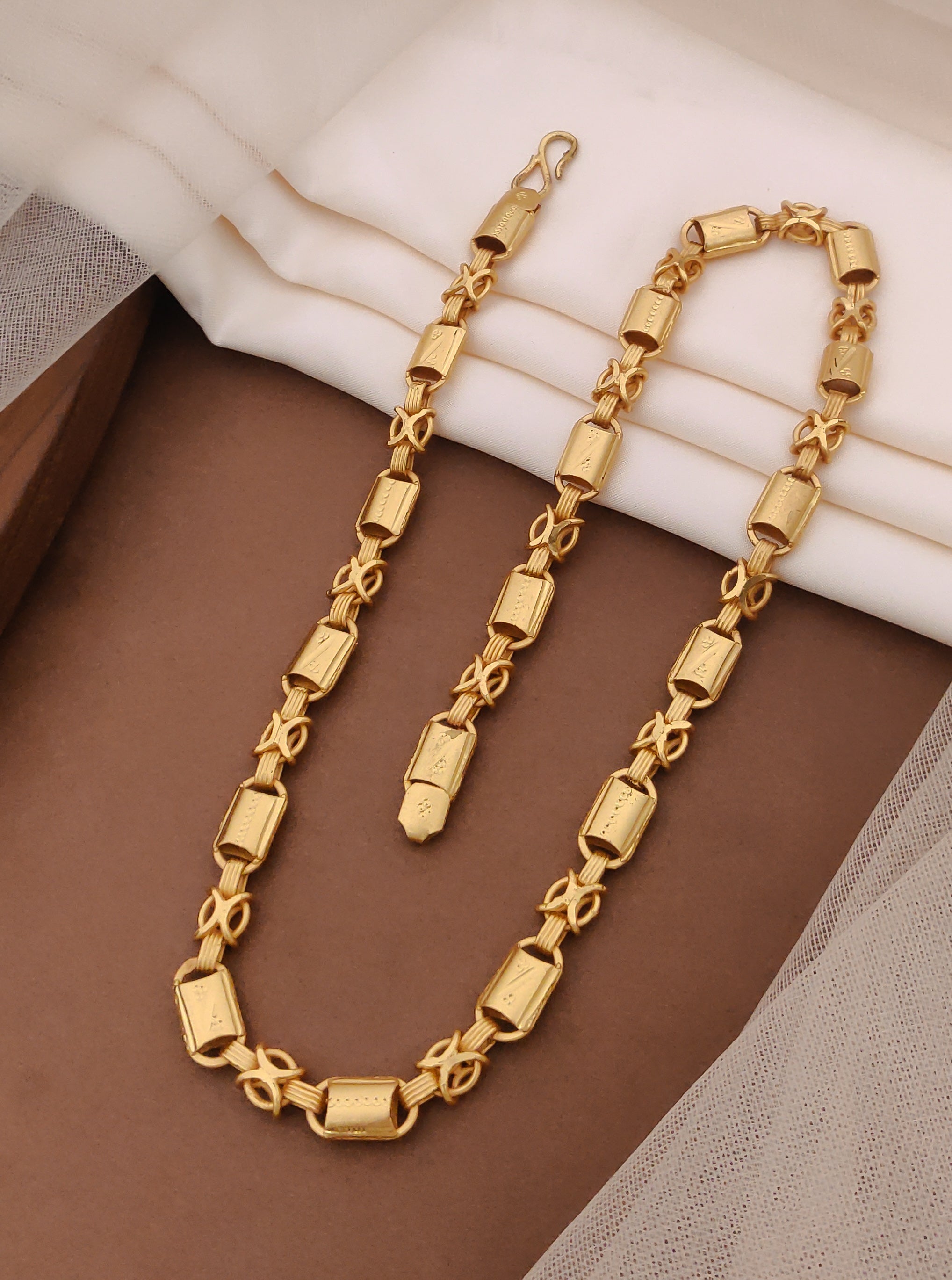 Fashion Frill Kohli with X High Gold Neck Waterproof Chain For Boys & Mens
