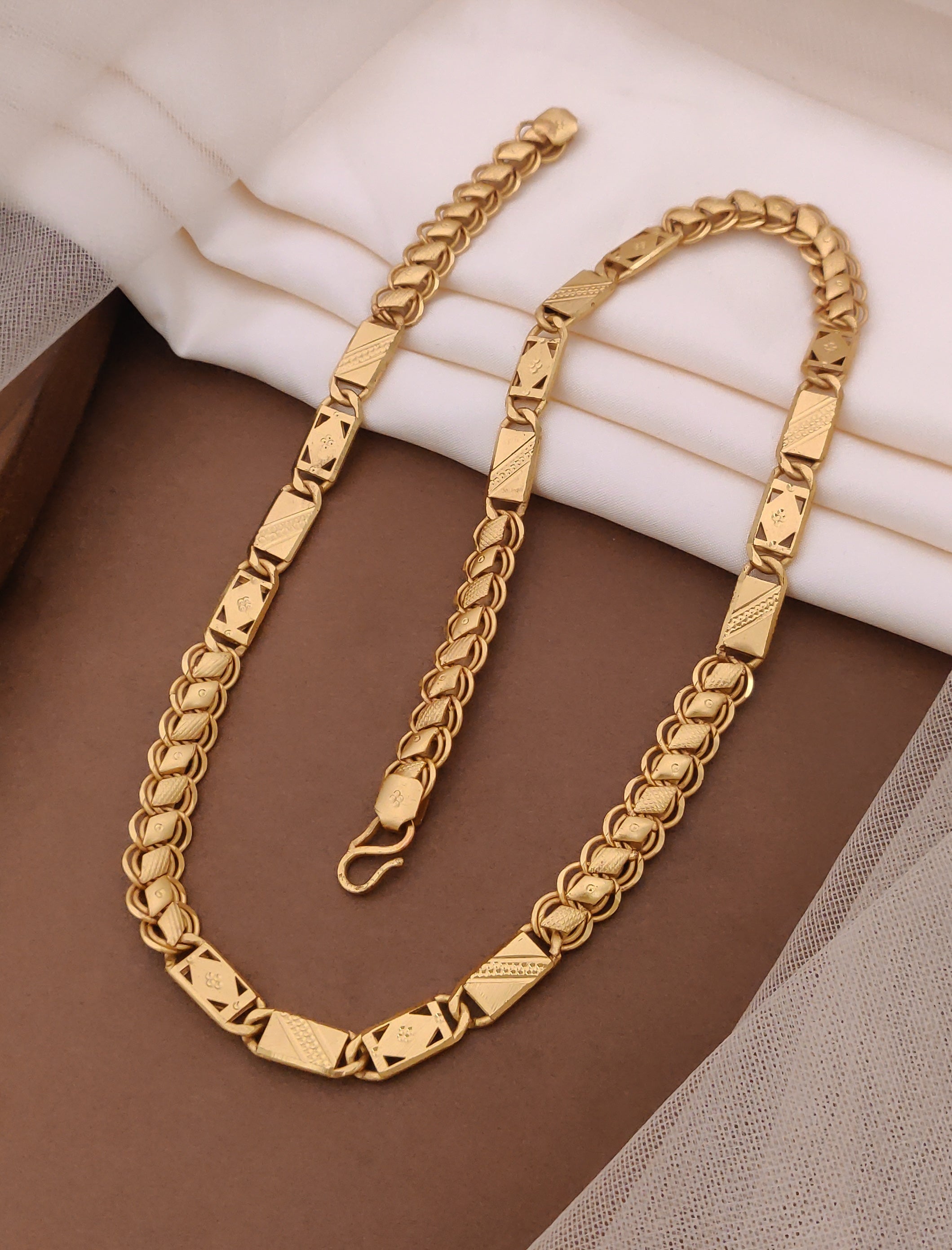 Unique Classical Nawabi with Kohli Design in High Gold Micro plated Brass Chain For Men & Boys
