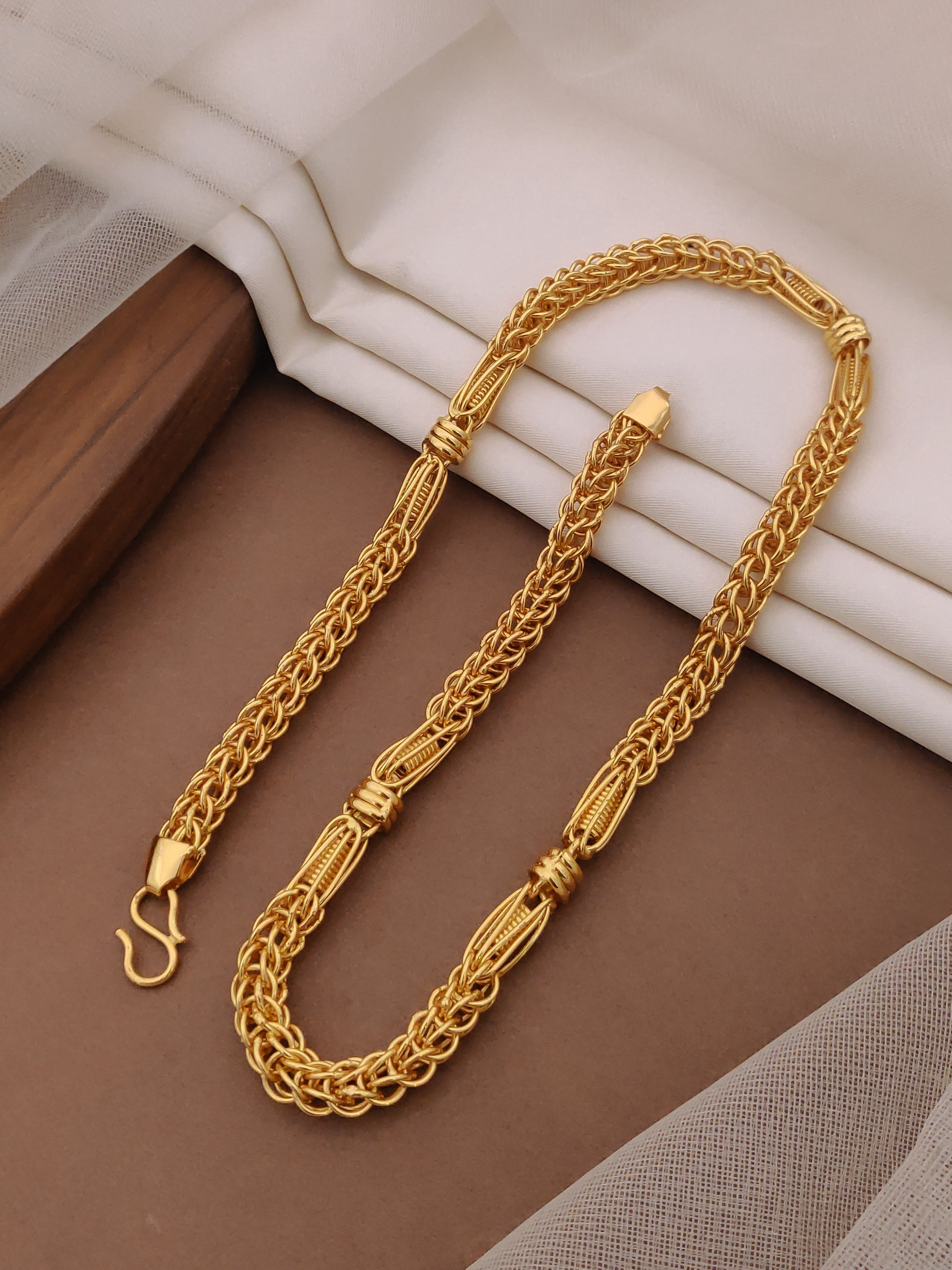 Rajwadi Indo wiring Spring design Chain for Man