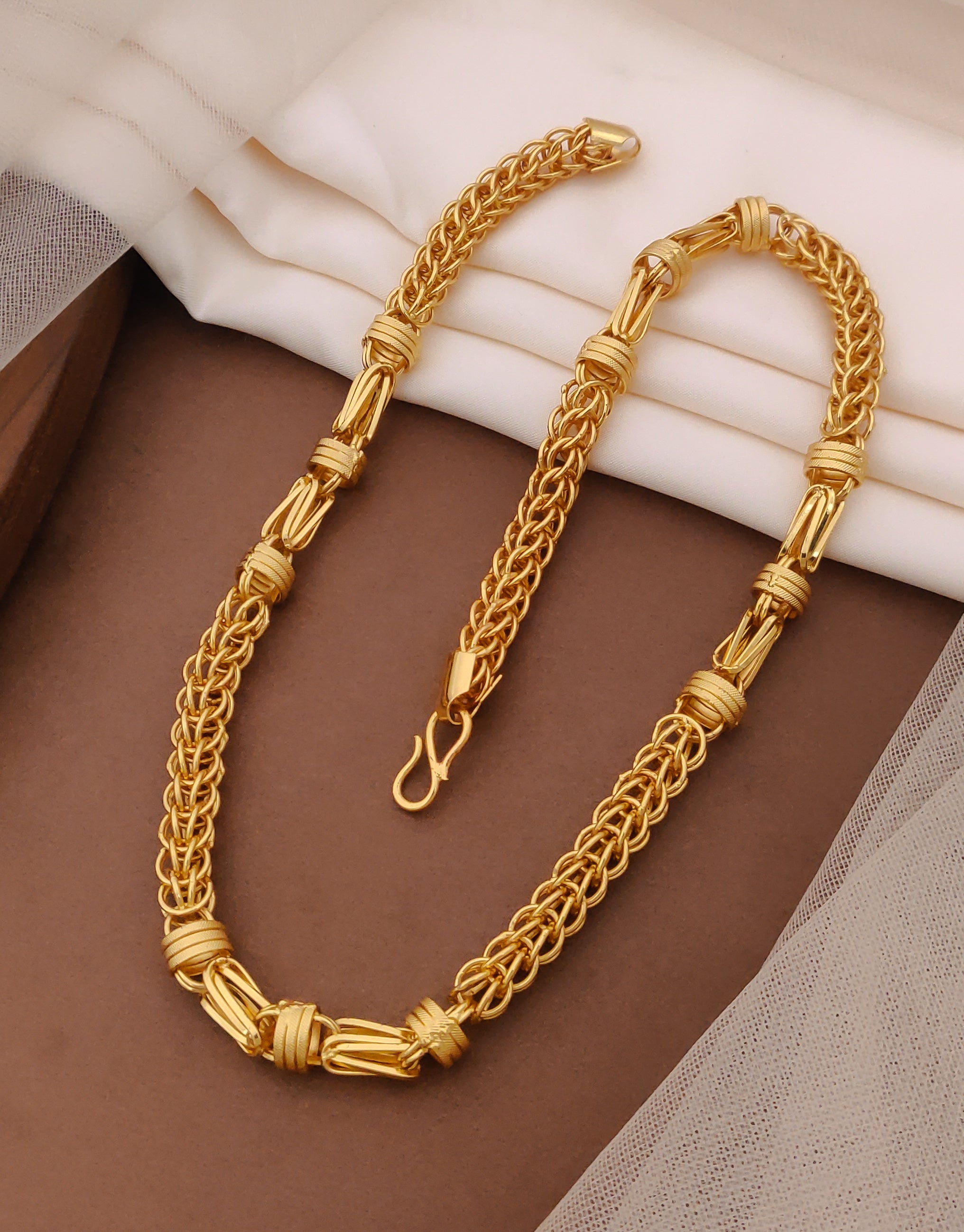 stylish Royal Indo Gold plated chain for man
