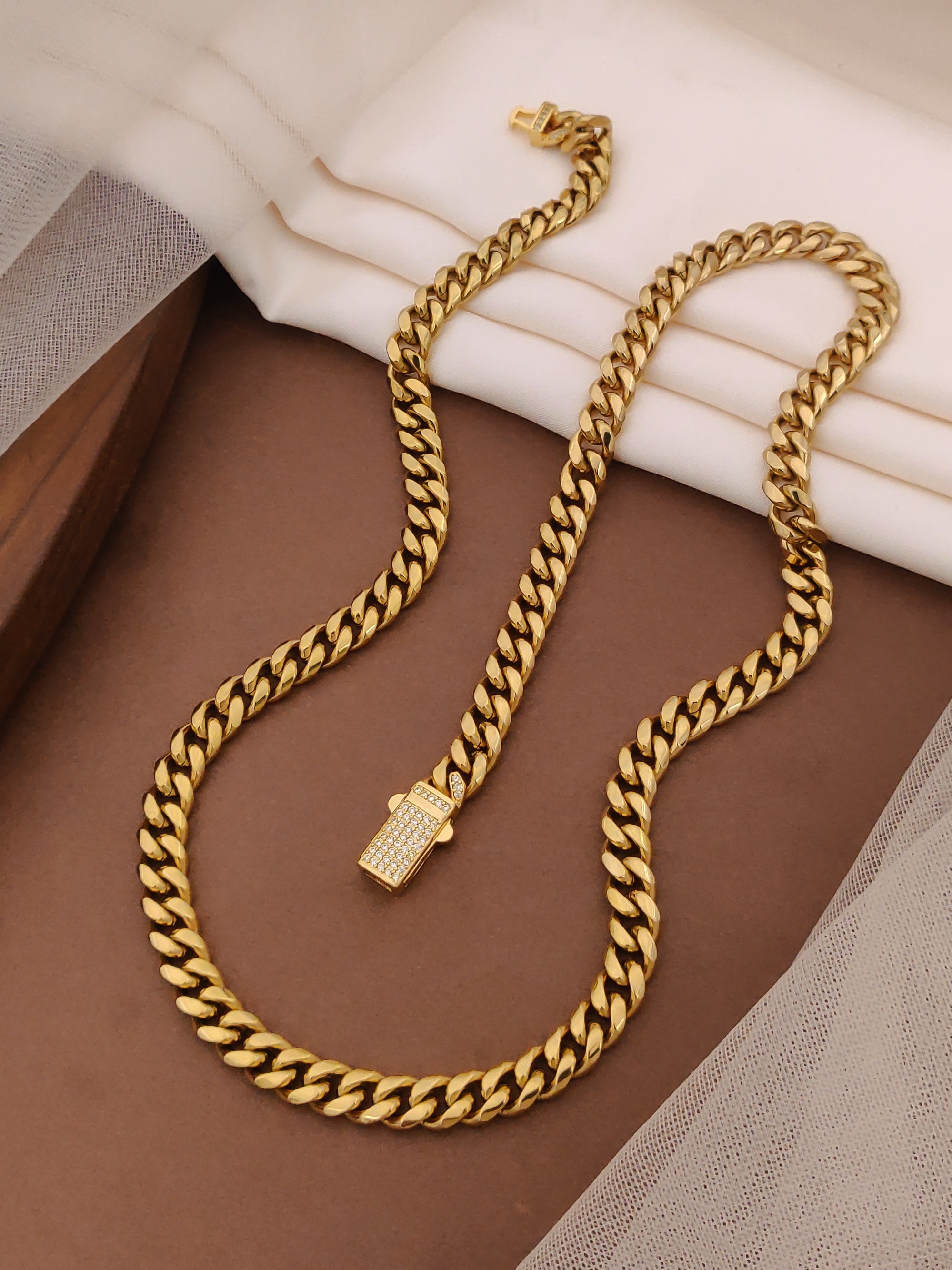 Claasical Men’s Fashion cuban Design Gold Pleted Hiphop Anti Tarnish & Waterproof Chain For Men & Boys