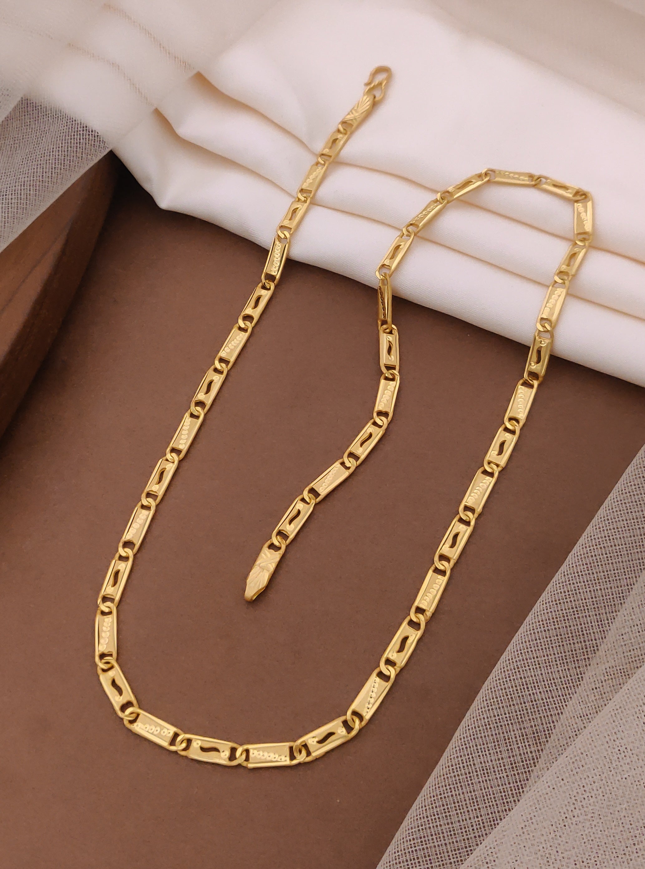 Classic Design of nawabi in Brass Gold Polish Gents Chain