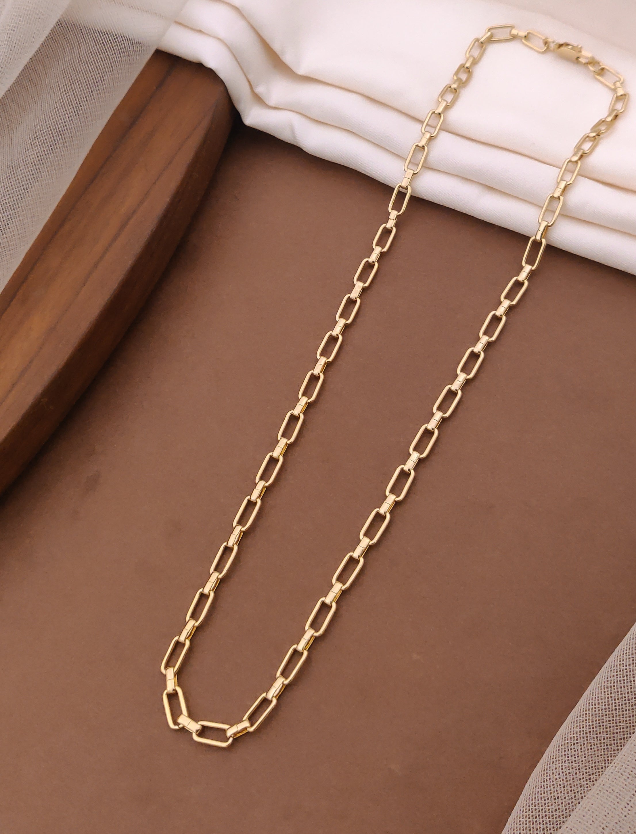 Linked Super Quality Hand-finished Design Golden Color Chain For Men