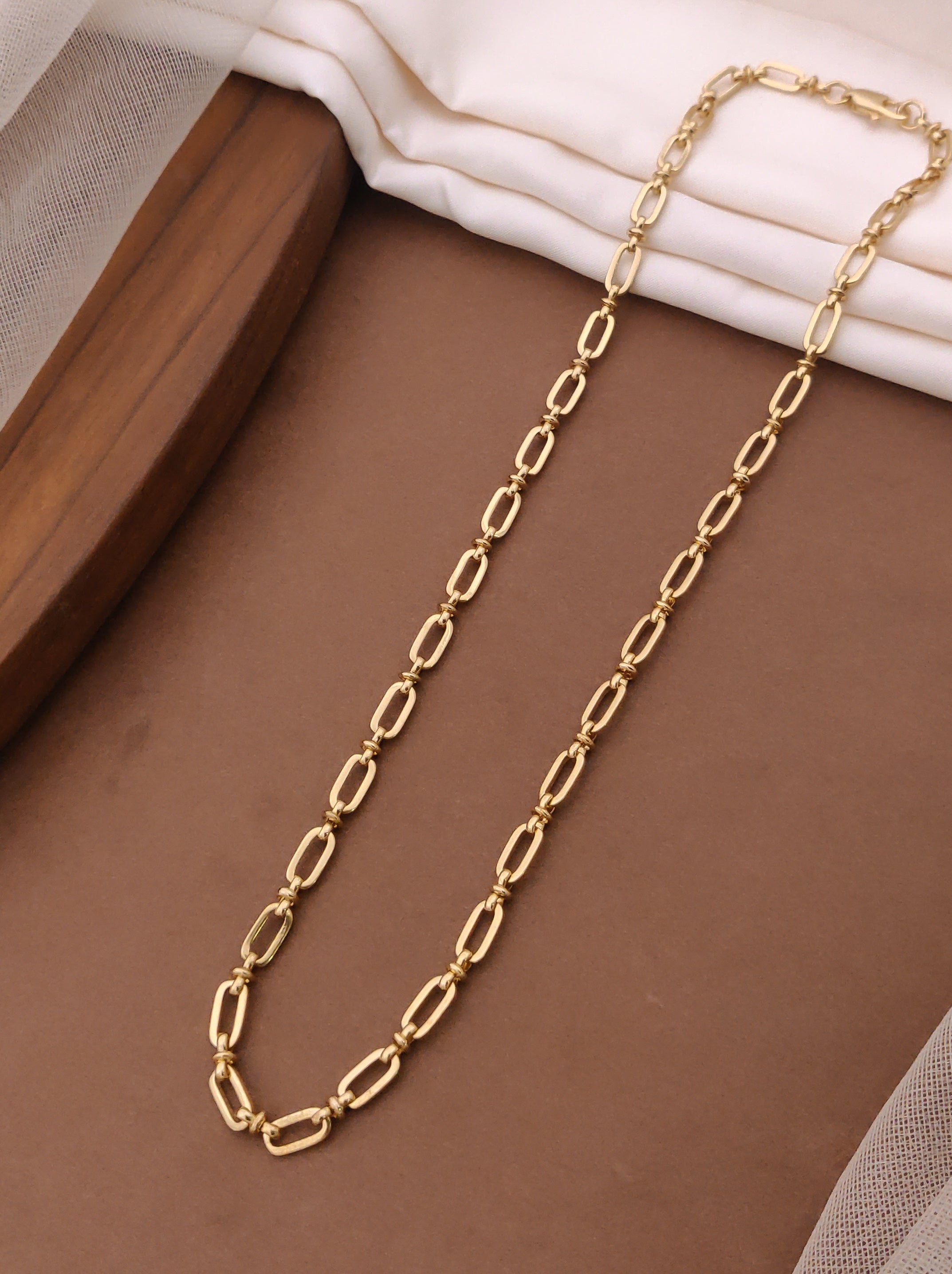 Linked With Ring Superior Quality Hand-finished Design Golden Color Chain For Men